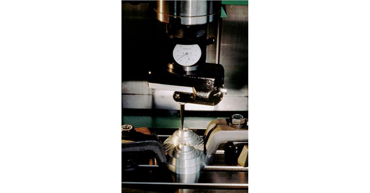 Präzisions-Zentriergerät Typ C III ohne Schaft Ablesung 0,005 mm