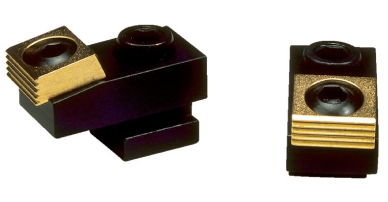 Pull-down adjustable clamp without T-sliding block