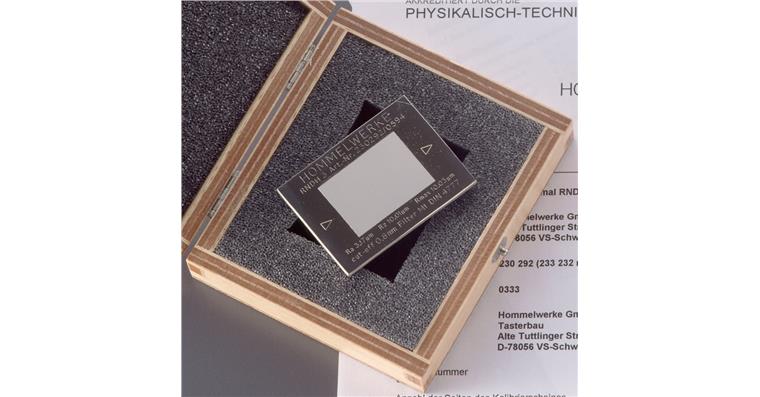 Roughness standard RNDH 3 for roughness measuring devices Waveline W5+W10+W20