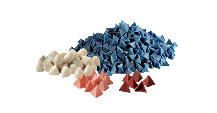 Plastic abrasives, taper, KA 10 mm, red, container 25 kg