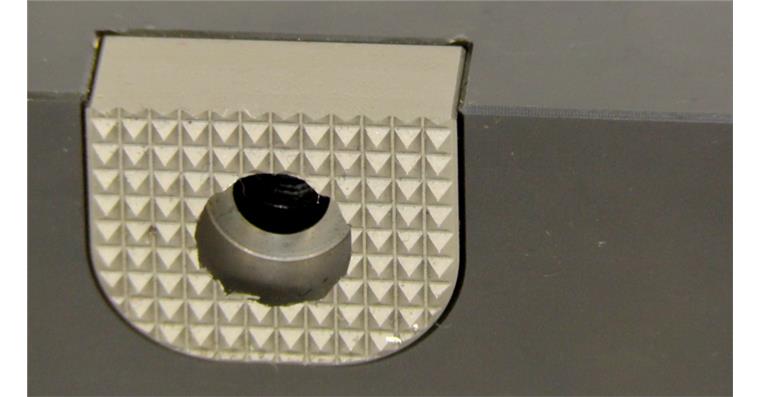 ATORN insert, with pointed grooves